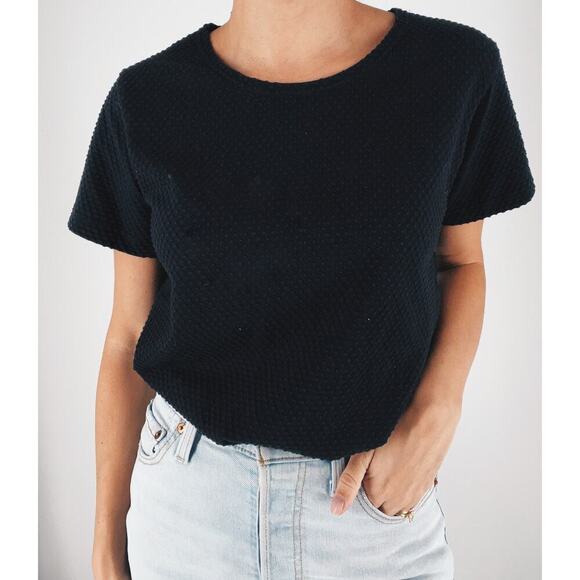 NWT Vintage Claudia Barnes Black Textured Short Sleeve Top Small - Picture 1 of 3